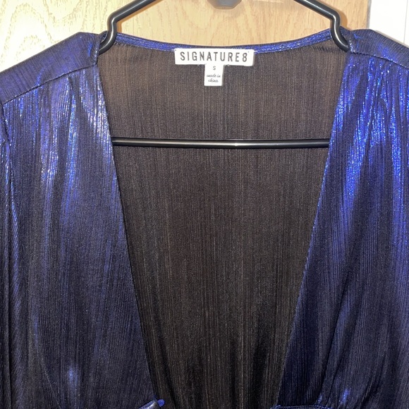 Shinny CropTop - Picture 3 of 9